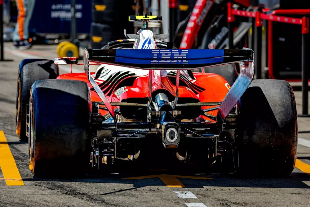 L'arri&egrave;re de la Ferrari SF-26
