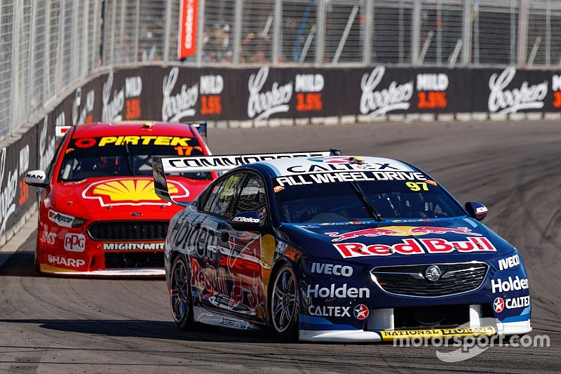 Newcastle Supercars: Van Gisbergen beats McLaughlin with last-lap pass
