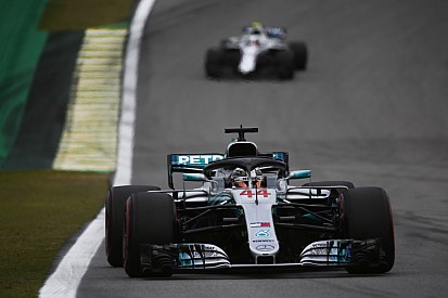 Hamilton recula en sus críticas tras la elegancia de Sirotkin