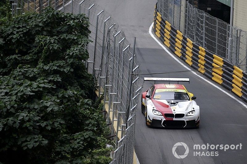 #42 BMW Team Schnitzer BMW M6 GT3: Augusto Farfus