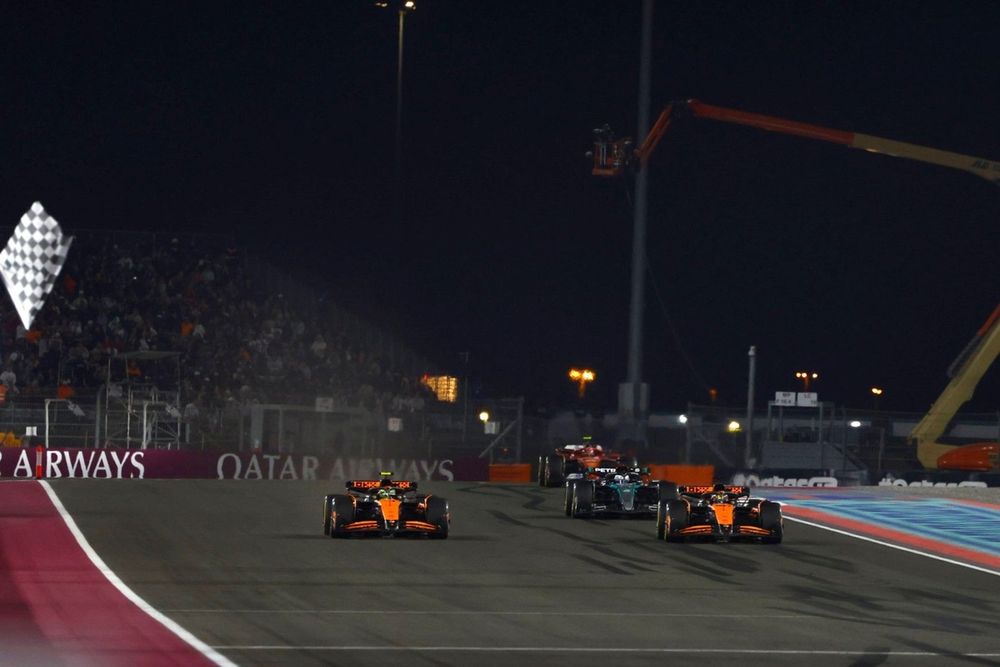 Lando Norris, McLaren MCL38, Oscar Piastri, McLaren MCL38