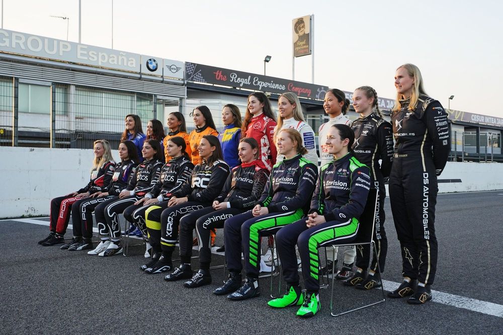 Las pilotos en la prueba de la F&oacute;rmula E