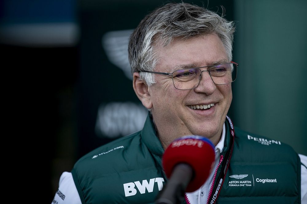 Otmar Szafnauer, director del equipo y consejero delegado de Aston Martin F1, es entrevistado