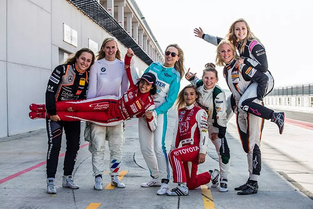 Les femmes du programme d'&eacute;valuation de la FIA