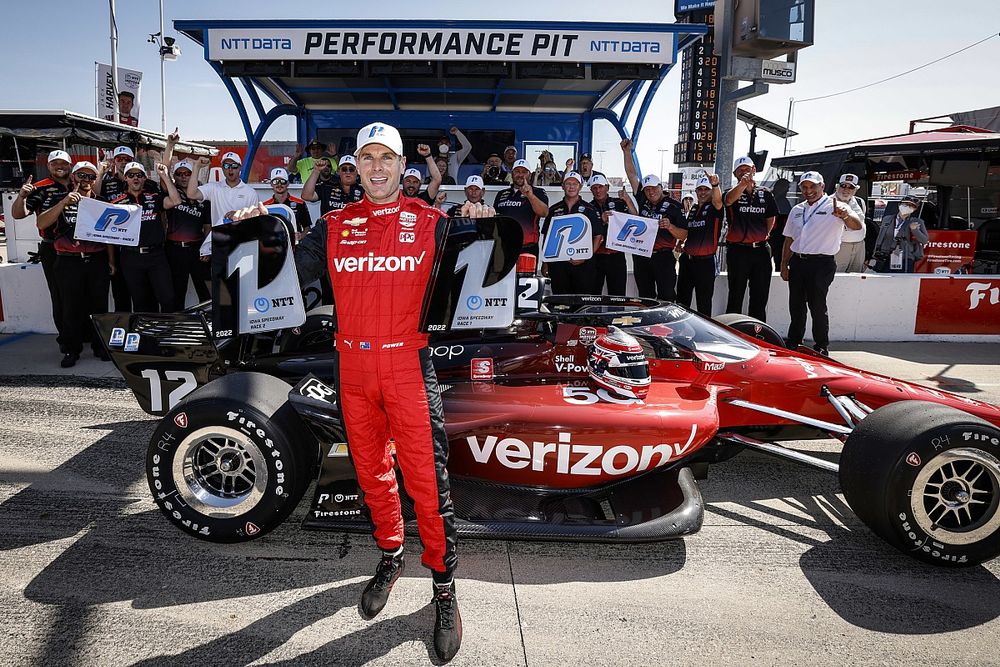 Pole sitter Will Power, Team Penske Chevrolet