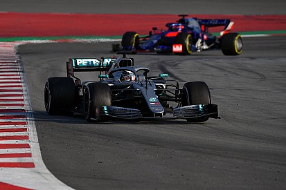 Леклер: Суперники Ferrari «їздили з баластом»