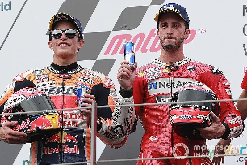 Podio: ganador de la carrera Andrea Dovizioso, Ducati Team segundo lugar Marc M&aacute;rquez, Repsol Honda