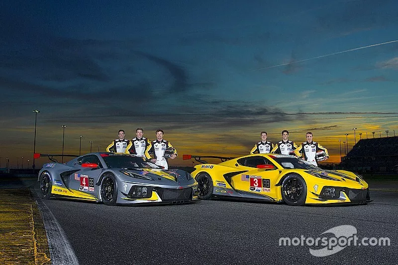 #4 Corvette Racing Corvette C7.R: Oliver Gavin, Tommy Milner, Marcel Fässler, #3 Corvette Racing Corvette C7.R: Antonio Garcia, Jordan Taylor, Nicky Catsburg