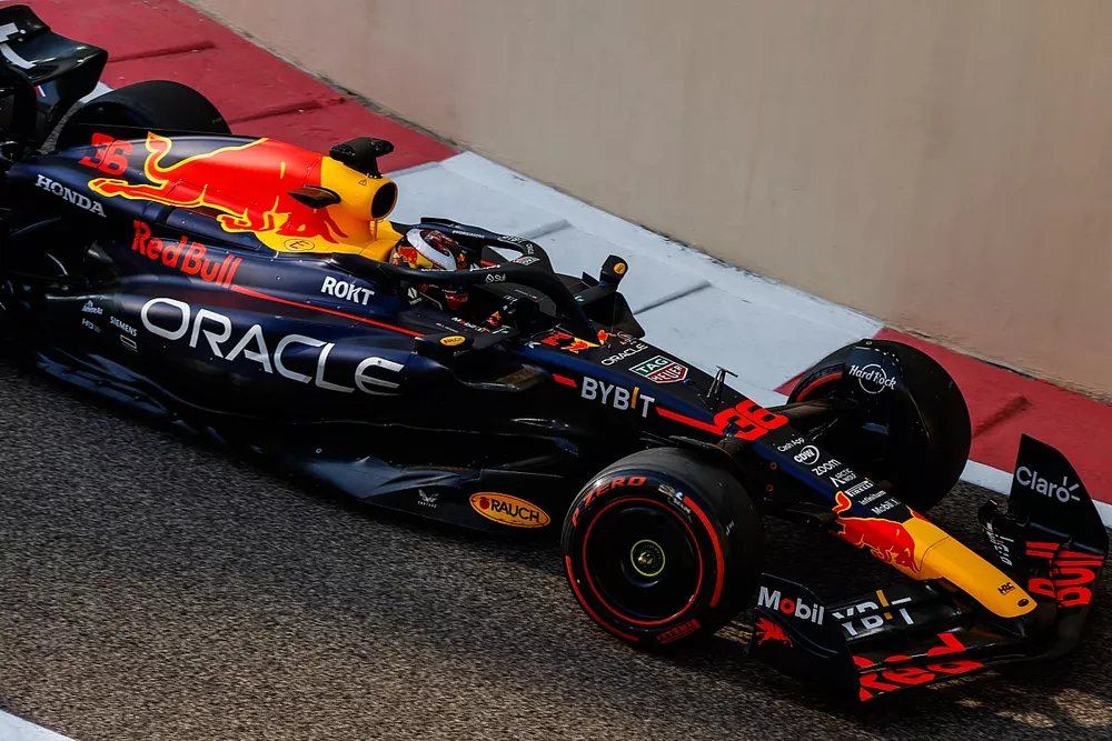 Jake Dennis, Red Bull Racing RB19 
