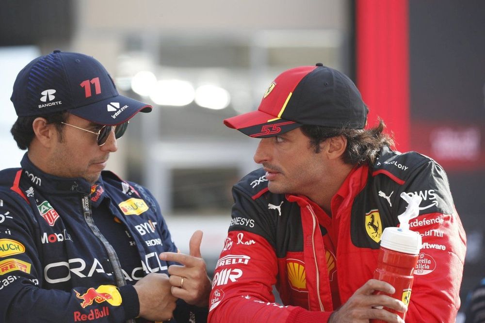Sergio P&eacute;rez, Red Bull Racing, Carlos Sainz, Scuderia Ferrari