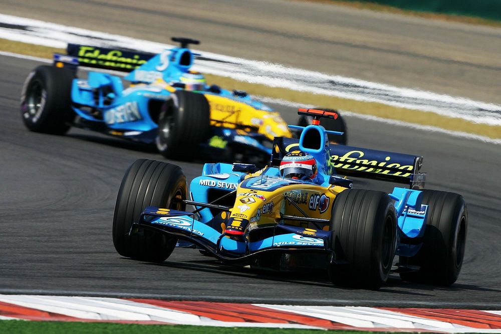 Fernando Alonso leads team-mate Giancarlo Fisichella