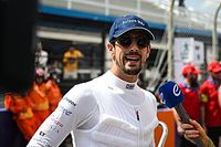 F-E: Di Grassi chega a Berlim comemorando 7º Capacete de Ouro