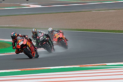 Smith "worried" about Silverstone-like Valencia conditions