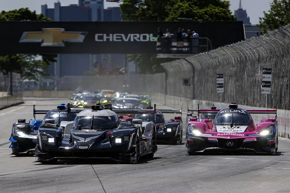 #01 Chip Ganassi Racing Cadillac DPi: Renger van der Zande, Sebastien Bourdais, #60 Meyer Shank Racing W/Curb-Agajanian Acura DPi: Oliver Jarvis, Tom Blomqvist