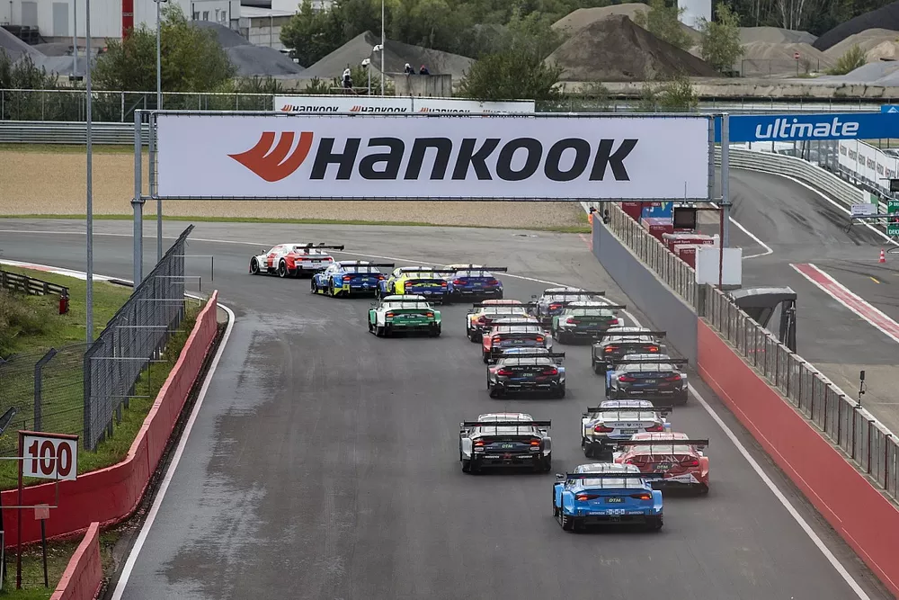 Start action. René Rast, Audi Sport Team Rosberg, Audi RS 5 DTM leads