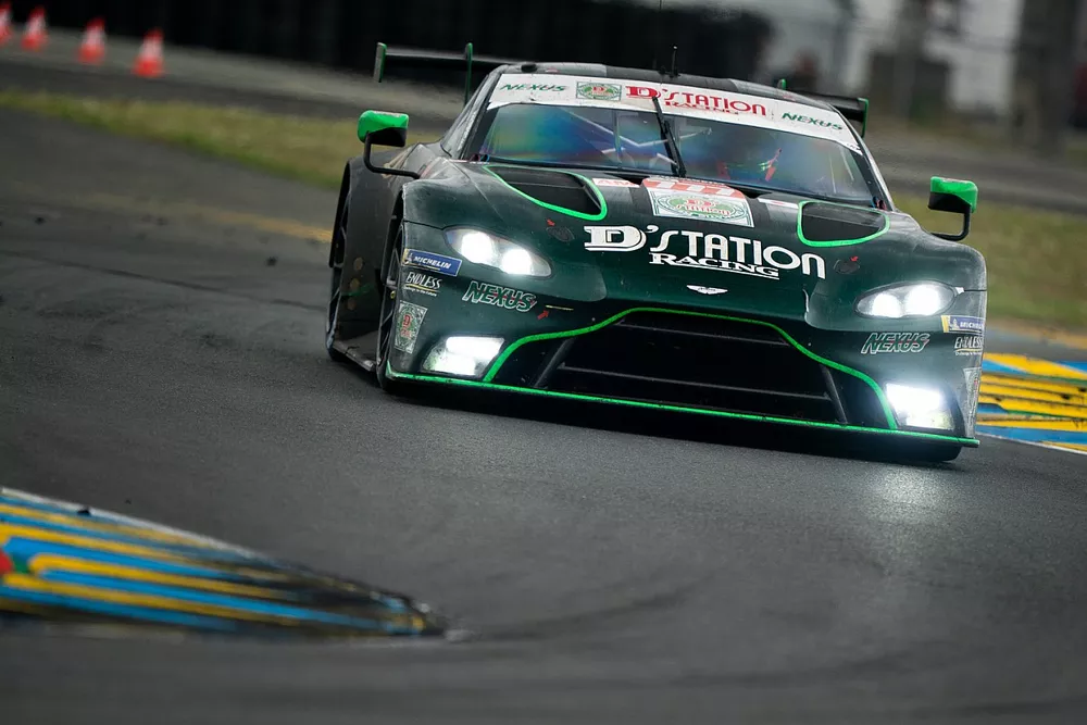 #777 D'Station Racing Aston Martin Vantage AMR LMGTE Am, Satoshi Hoshino, Tomonobu Fujii, Andrew Watson