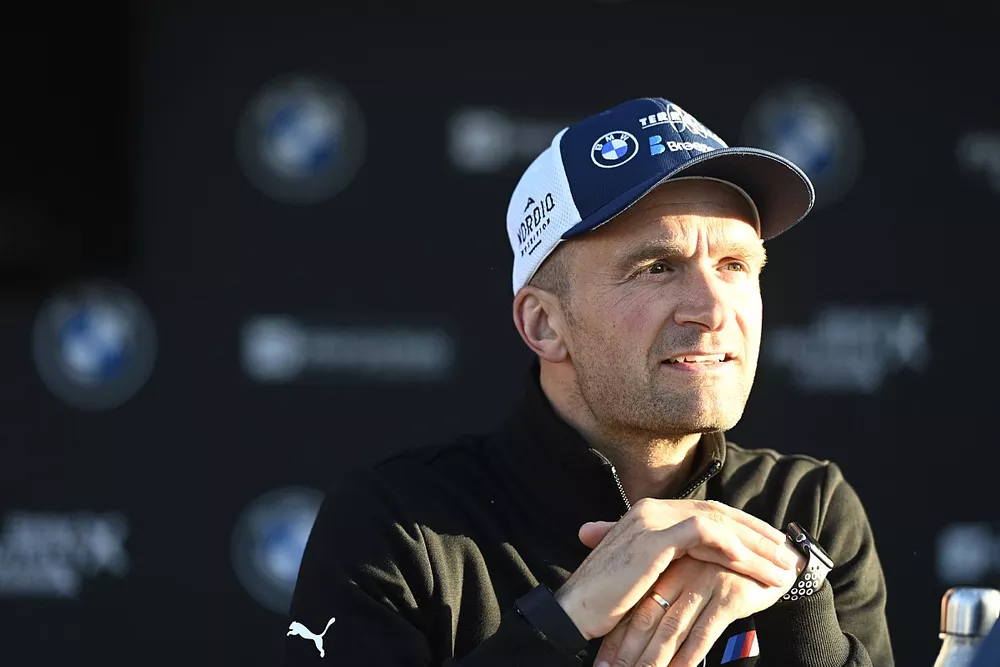 Colin Turkington, Team BMW BMW 330e M Sport 