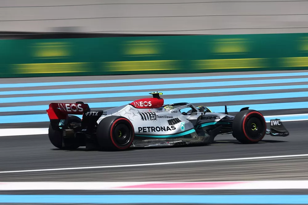 Lewis Hamilton, Mercedes W13