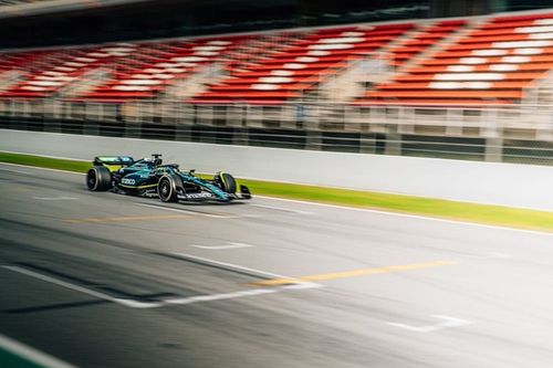 F1: Aston Martin dá primeiras voltas de 2025 em testes da Pirelli em Barcelona