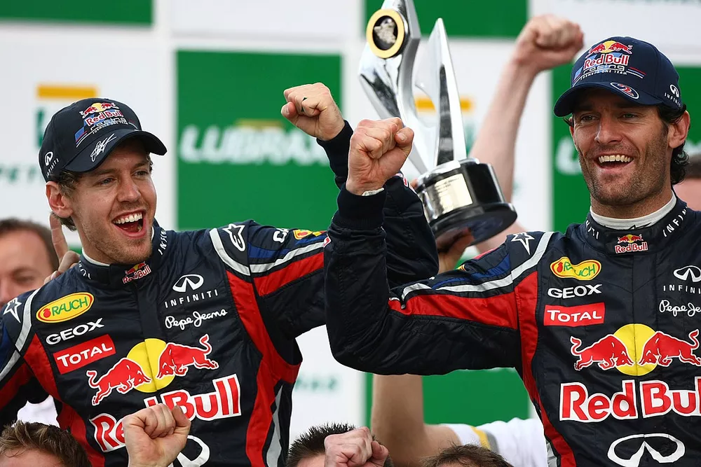 Sebastian Vettel, Red Bull Racing RB7 Renault, et Mark Webber, Red Bull Racing RB7 Renault