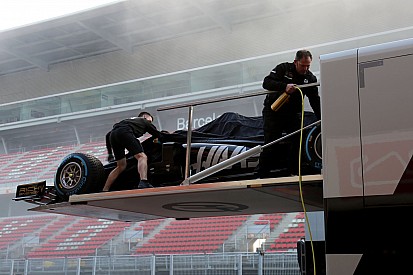 VIDEO: Haas es el primer equipo en rodar en Barcelona