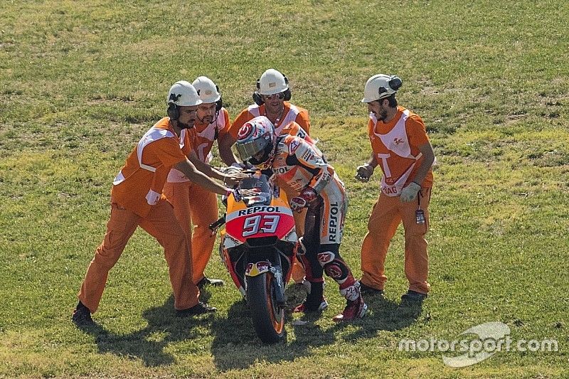 Marc Marquez, Repsol Honda Team with marshals after his crash