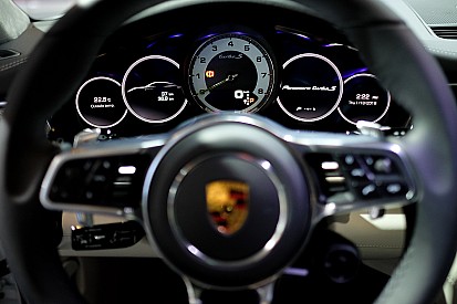 Драг-битва від Top Gear: BMW M5, Mercedes E63 S, Porsche Panamera Turbo S E-Hybrid