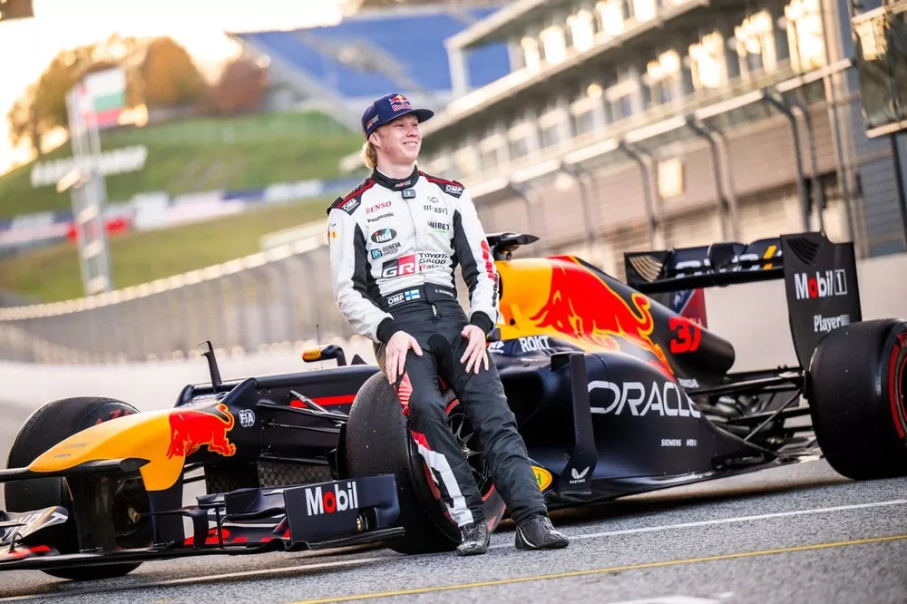 Kalle Rovanpera prueba un Red Bull de F1 en el circuito Red Bull Ring