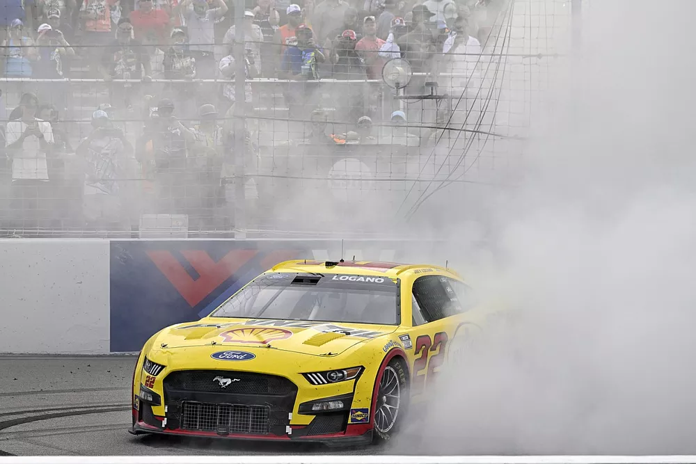 Joey Logano, Team Penske, Shell Pennzoil Ford Mustang celebrates his win