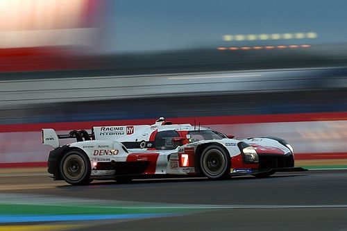 L&oacute;pez lidera ante el caos de las primeras seis horas en Le Mans