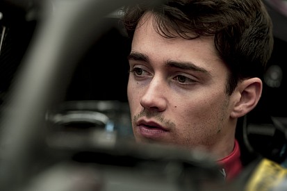 Charles Leclerc ha fatto la prova sedile della nuova Ferrari a Maranello
