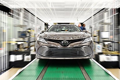 Toyota скоротить виробництво Camry через бум продажу кросоверів