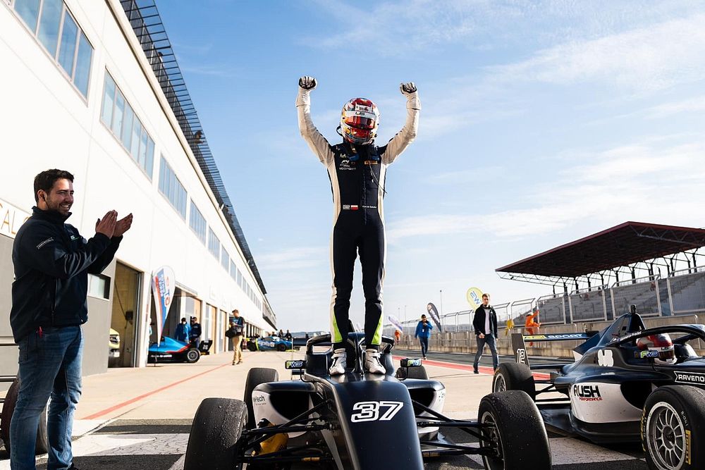 Kacper Sztuka, US Racing