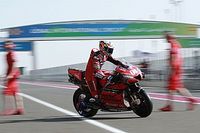 Ducati y Aprilia paran las m&aacute;quinas 