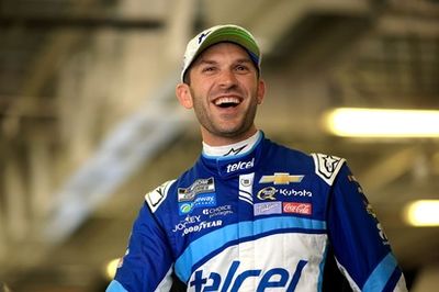 Daniel Suárez gana la carrera de Xfinity Series en México