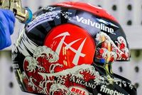 Fotos: el casco especial de Alonso para el GP de Jap&oacute;n 2024 de F1