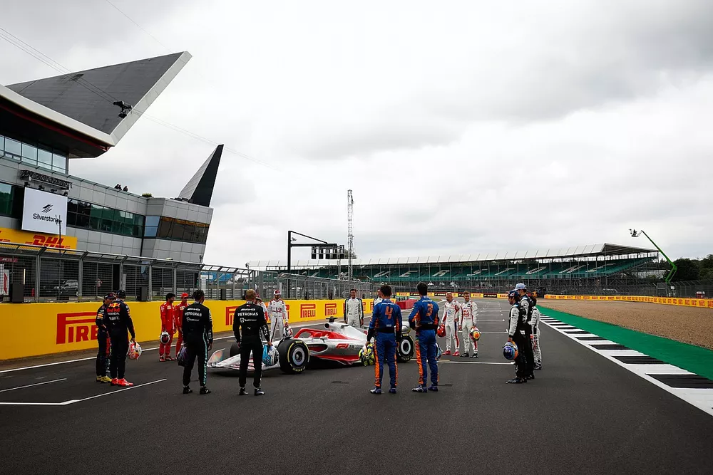 The 2022 Formula 1 car launch event on the Silverstone grid