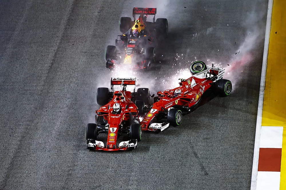 Sebastian Vettel, Ferrari SF70H, Max Verstappen, Red Bull Racing RB13 and Kimi Raikkonen, Ferrari SF70H crash at the start of the race