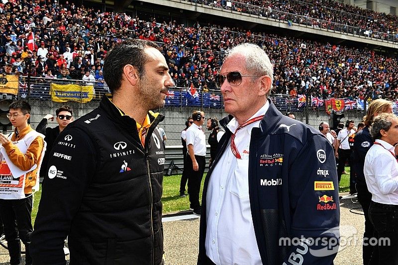 Cyril Abiteboul, Renault Sport F1 Managing Director and Dr Helmut Marko, Red Bull Motorsport Consultant on the grid