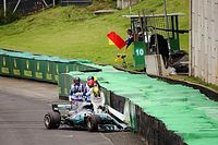 Mercedes viola parque fechado e Hamilton larga dos pits