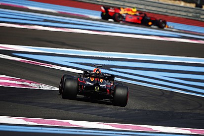 Ricciardo tehetetlen volt sérült kocsival Räikkönen ellen