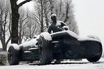 Фотофакт: легендарна траса Ф1 Монца під снігом