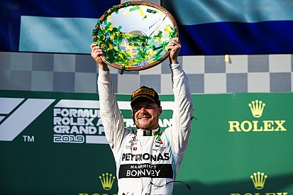 Australian GP: Bottas takes dominant win as Ferrari struggles