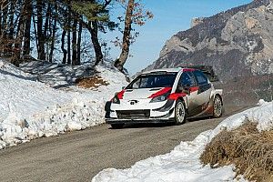 Ogier e Ingrassia sufren un violento accidente