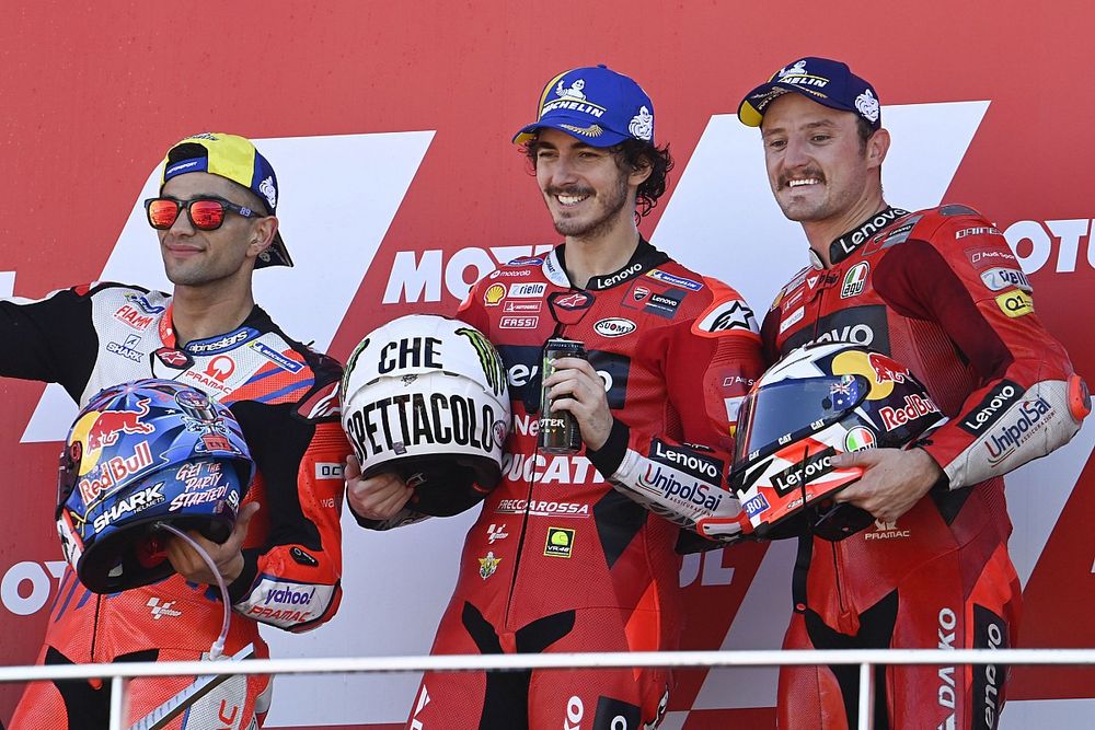 Francesco Bagnaia, equipo Ducati, Jorge Martín, Pramac Racing, Jack Miller, podio del equipo Ducati