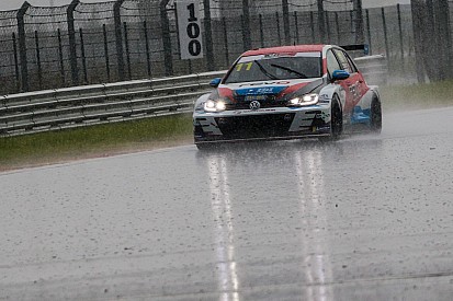 China: a Ningbo arriva il nubifragio in Gara 3, bandiera rossa e vittoria al TeamWork Motorsport