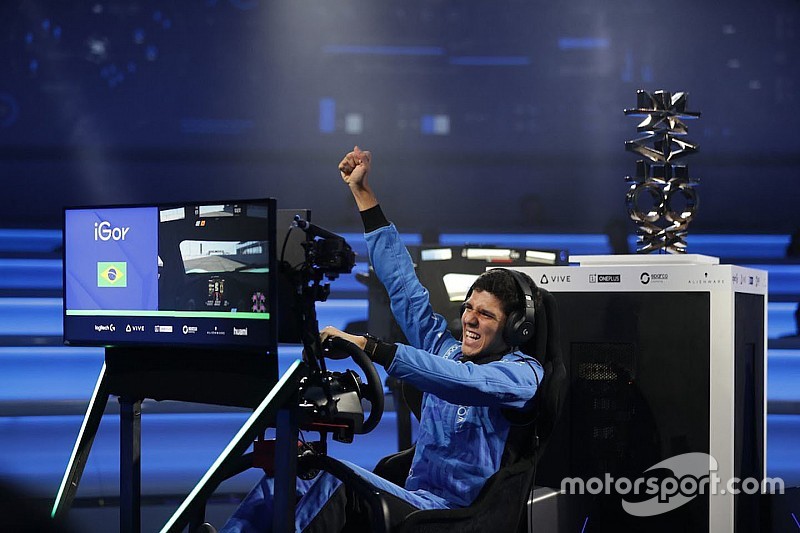 Igor Fraga, piloto de F4, campeón del McLaren Shadow Project