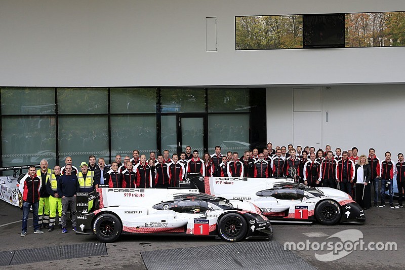 Гоночний Porsche 919 відправився в подорож Німеччиною