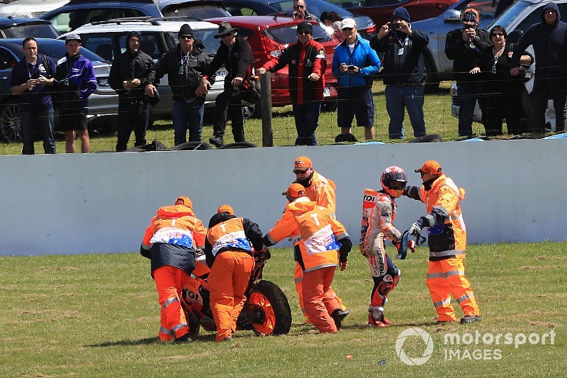 Honda tersungkur, Marquez: Hari yang aneh