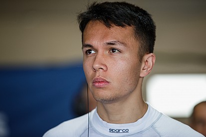 Nissan, Albon'ı serbest bıraktı, Toro Rosso ile yarışmaya hazırlanıyor